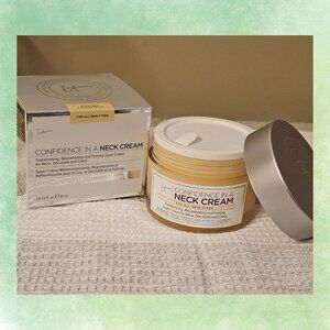 IT Cosmetics Confidence in a Neck Cream